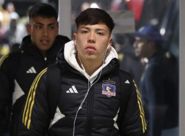 Leandro Hernández con indumentaria de Colo-Colo