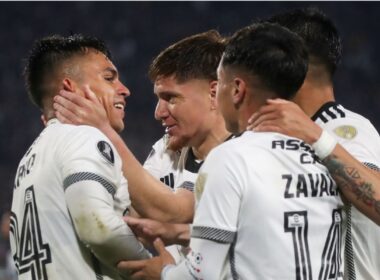 Jugadores de Colo-Colo durante el partido de Copa Libertadores.
