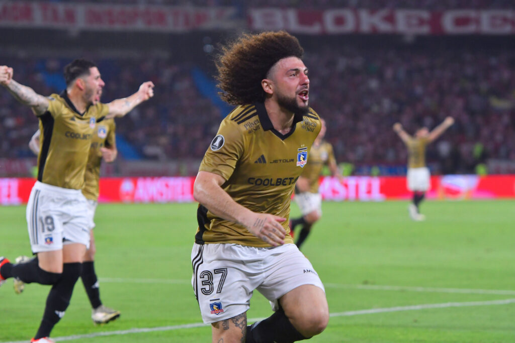 Futbol, Junior de Barranquilla vs Colo Colo.
Octavos de Final, Copa Libertadores 2024.
El jugador de Colo Colo, Maximiliano Falcon, celebra su gol contra Junior de Barranquilla durante el partido de copa libertadores disputado en el estadio Metropolitano Roberto Melendez en Barranquilla, Colombia.
20/08/2024
Jairo Cassiani/VizzorImage/Photosport

Football, Junior de Barranquilla vs Colo Colo.
Round of 16, Copa Libertadores 2024.
Colo Colo player, Maximiliano Falcon, celebrate scoring against Junior de Barranquilla during the copa libertadores match at the Metropolitano Roberto Melendez stadium in Barranquilla, Colombia.
20/08/2024
Jairo Cassiani/VizzorImage/Photosport