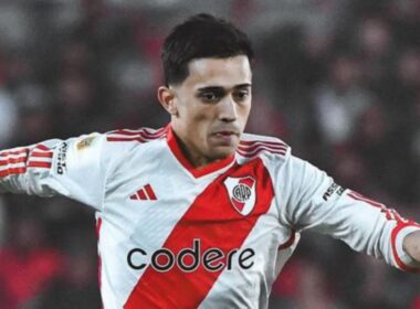 Pablo Solari con la camiseta de River Plate.