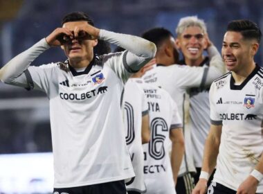Lucas Cepeda celebrando un gol.