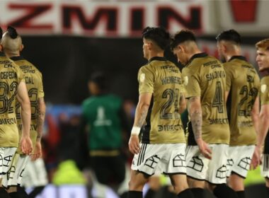 Jugadores de Colo-Colo tras el duelo frente a River Plate.