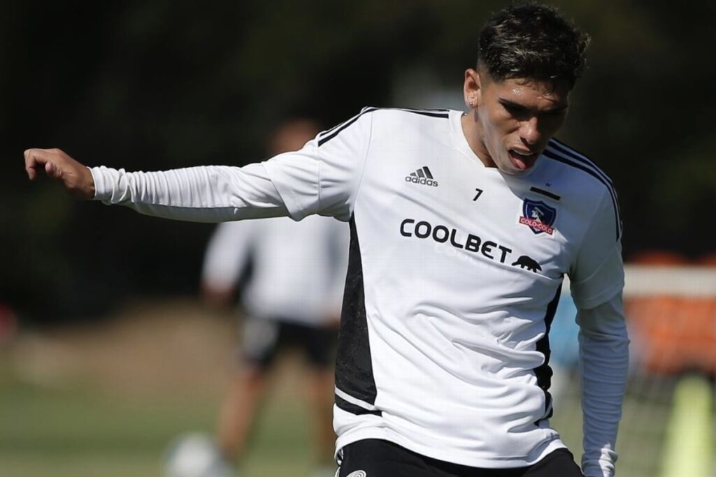 Carlos Palacios durante un entrenamiento de Colo-Colo.