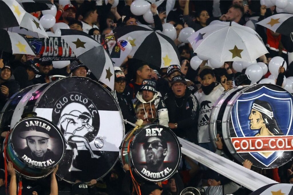 Garra Blanca en el Estadio Monumental.