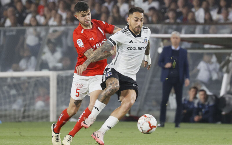 Colo-Colo vs Universidad Católica en el Estadio Monumental.