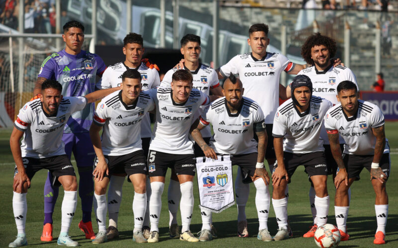 Formación titular de Colo-Colo para el partido de Copa Chile frente a Magallanes en el Estadio Monumental.