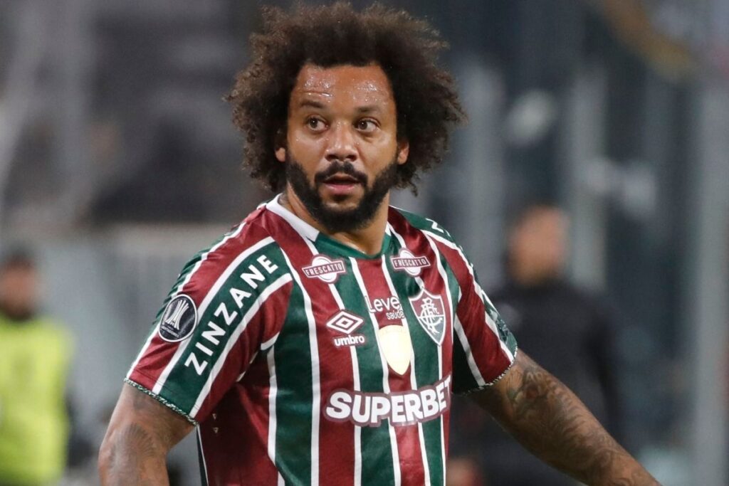Primer plano a Marcelo Viera con la camiseta de Fluminense.