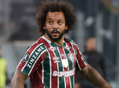 Primer plano a Marcelo Viera con la camiseta de Fluminense.