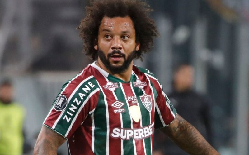 Primer plano a Marcelo Viera con la camiseta de Fluminense.