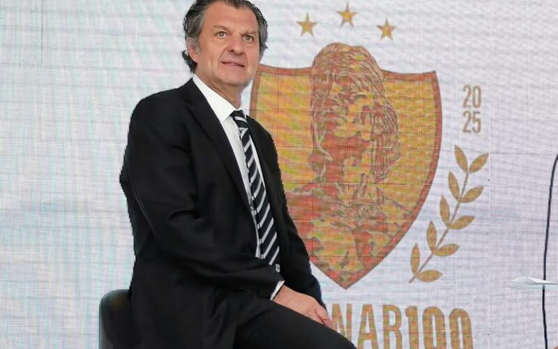 Aníbal Mosa durante la presentación de actividades del Centenario