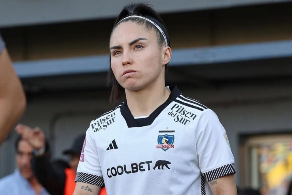 Primer plano a la jugadora de Colo-Colo, Javiera Grez.