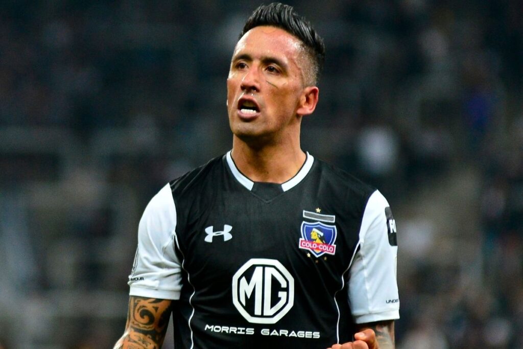 El ex delantero de Colo-Colo, Lucas Barrios.