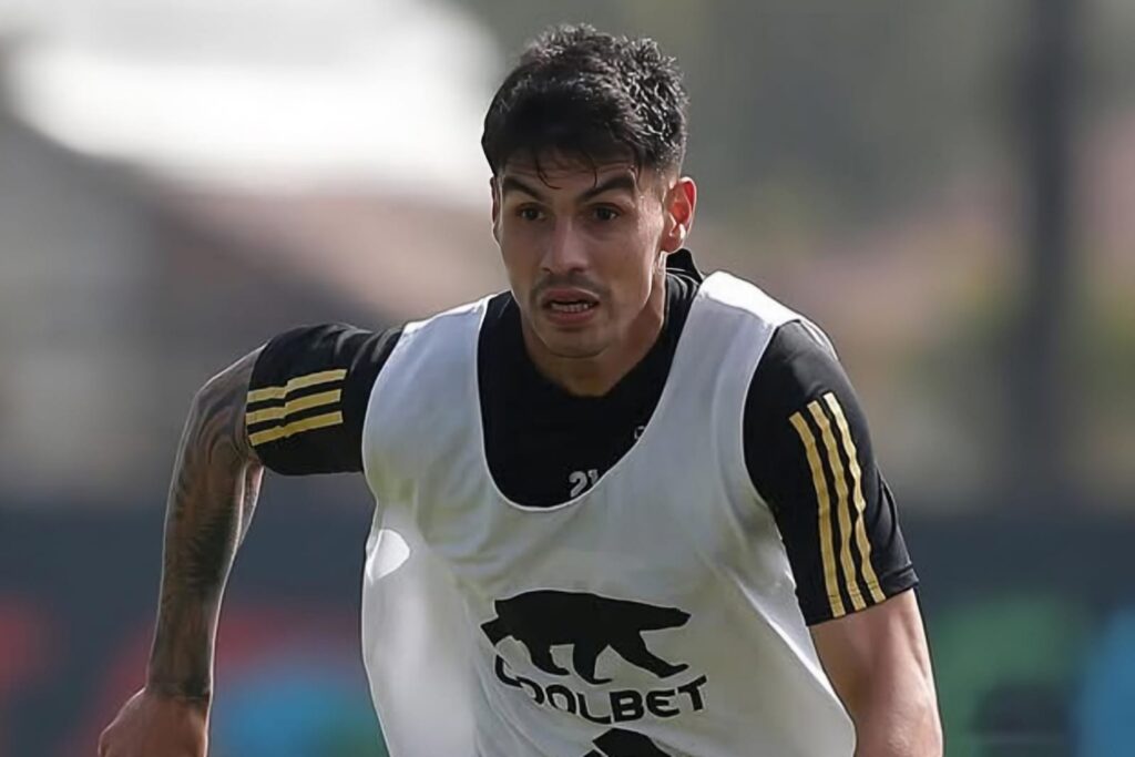 Primer plano a Erick Wiemberg en un entrenamiento de Colo-Colo.