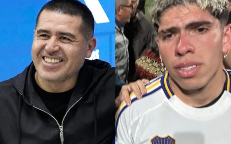 Juan Román Riquelme y Carlos Palacios con la camiseta de Boca Juniors.