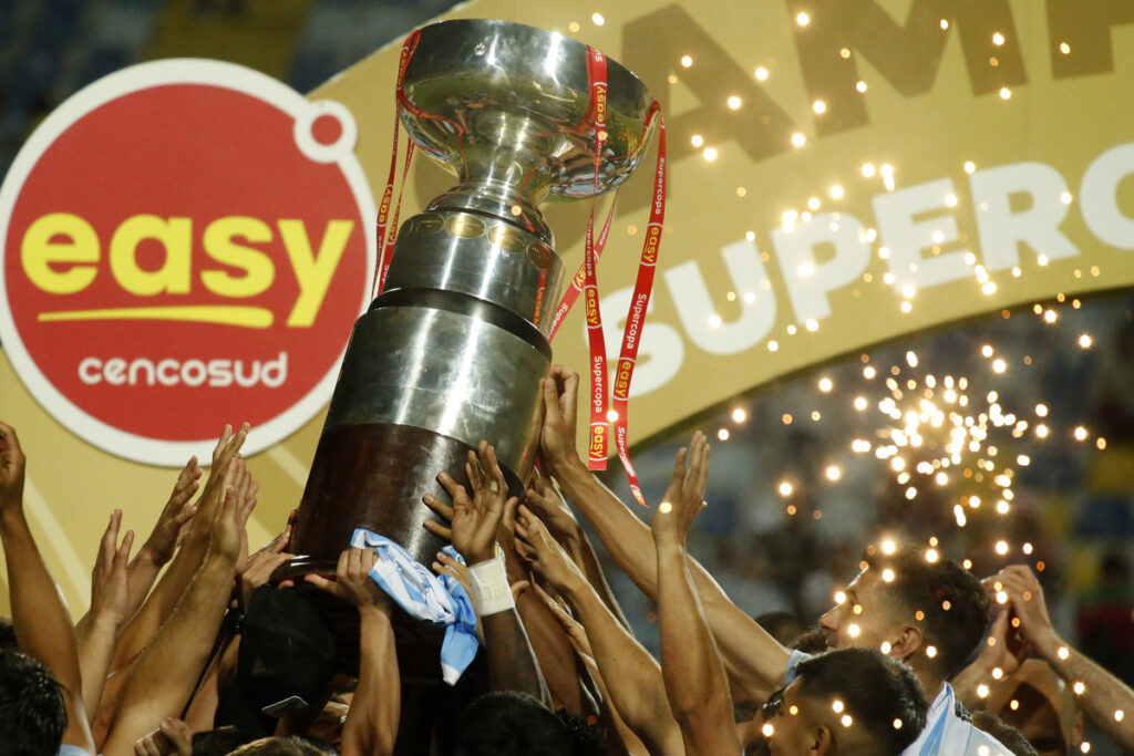 Trofeo de la Supercopa.