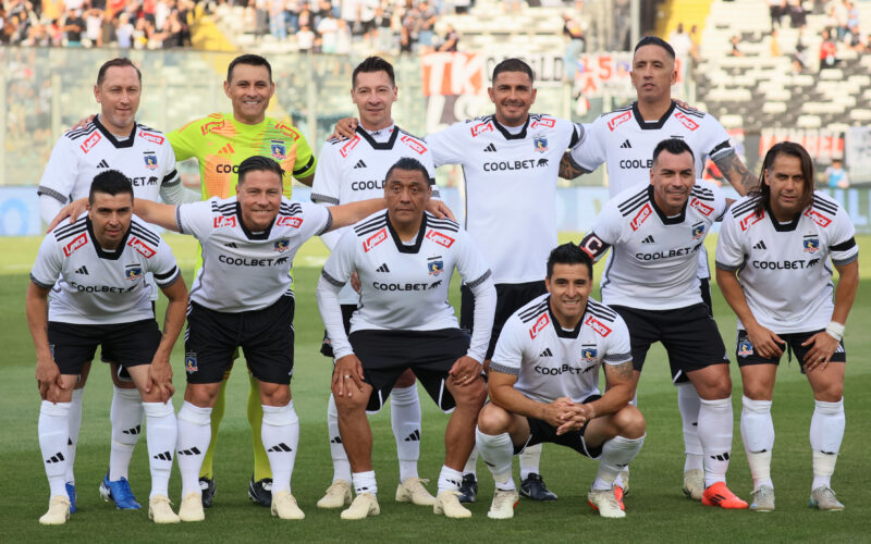 Futbol, Colo Colo vs River Plate. Duelo de las Leyendas 2024. El equipo de Colo Colo es fotografiado durante el partido amistoso Duelo de las Leyendas disputado en el estadio Monumental de Santiago, Chile. 7/12/2024 Dragomir Yankovic/Photosport Football, Colo Colo vs River Plate Legends of duel 2024 Colo ColoÕs team are pictured during the friendly match Legends of duel at Monumental stadium in Santiago, Chile. 7/12/2024 Dragomir Yankovic/Photosport