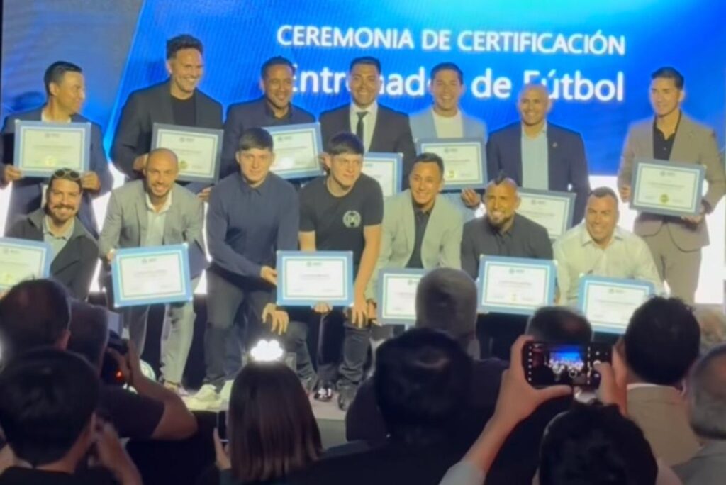 Matías Fernandez se convirtió en Entrenador de Fútbol.