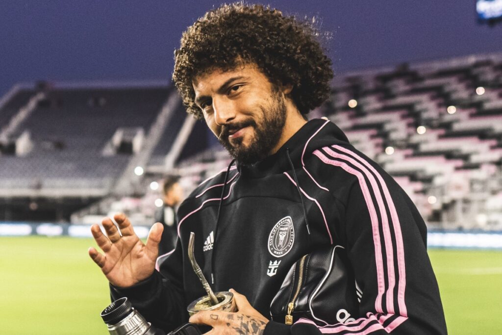 Maximiliano Falcón con indumentaria del Inter Miami.