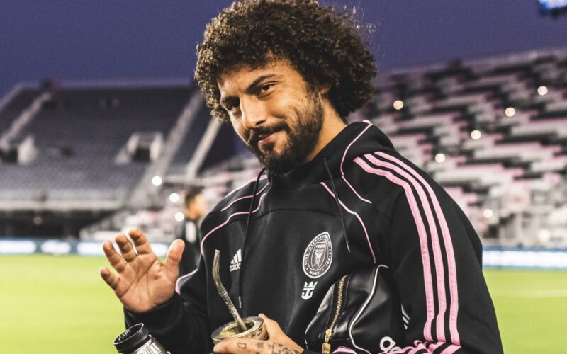 Maximiliano Falcón con indumentaria del Inter Miami.