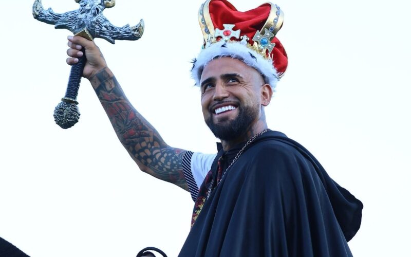 Arturo Vidal en su presentación como nuevo jugador de Colo-Colo.