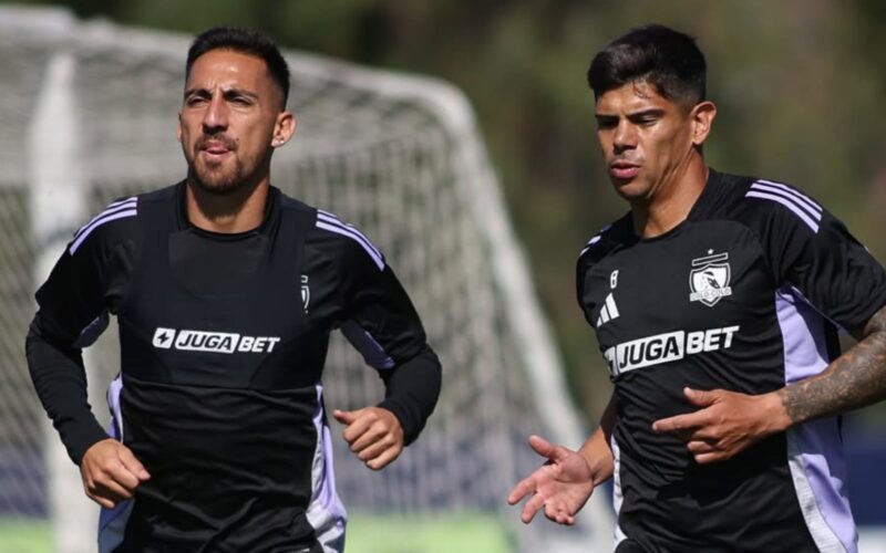 Javier Correa y Esteban Pavez durante un entrenamiento de Colo-Colo.