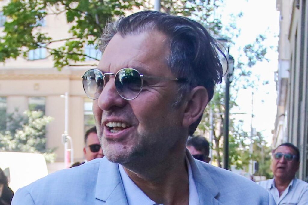 Primer plano al rostro sonriente de Aníbal Mosa