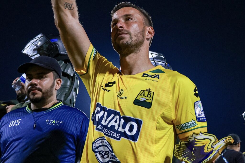 Luciano Pons con la camiseta de Atlético Bucaramanga.