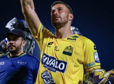 Luciano Pons con la camiseta de Atlético Bucaramanga.