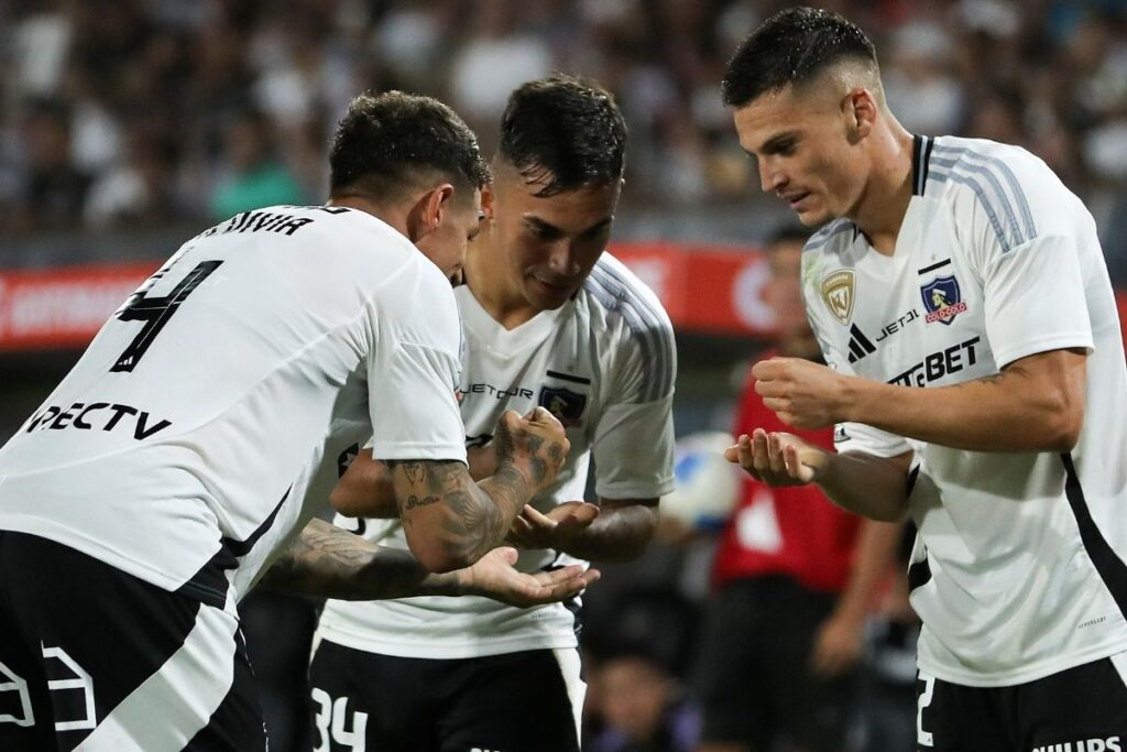 Colo-Colo espera el sorteo de Copa Libertadores.