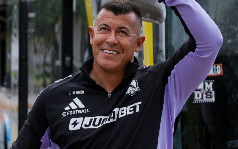 Jorge Almirón prepara el partido de Colo-Colo frente a Palestino.