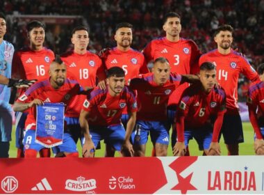 Hinchas elogian a jugadores de La Roja