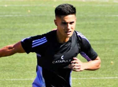 Esteban Barraza entrenando con la camiseta de Colo-Colo.