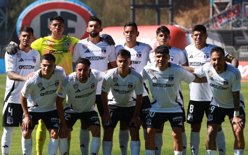 Formación de Colo-Colo frente a Huachipato.