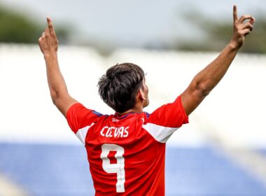 Yastin Cuevas celebrando un gol por la Selección Chilena Sub 17.