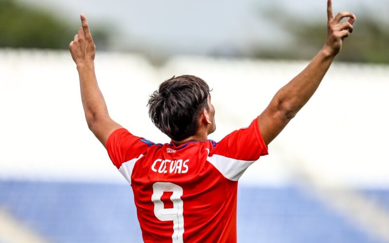 Yastin Cuevas celebrando un gol por la Selección Chilena Sub 17.