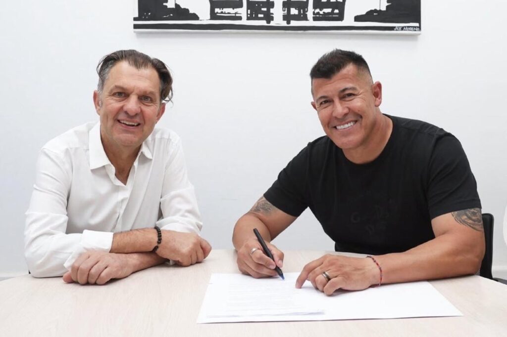 Renovación de contrato de Jorge Almirón con Colo-Colo.