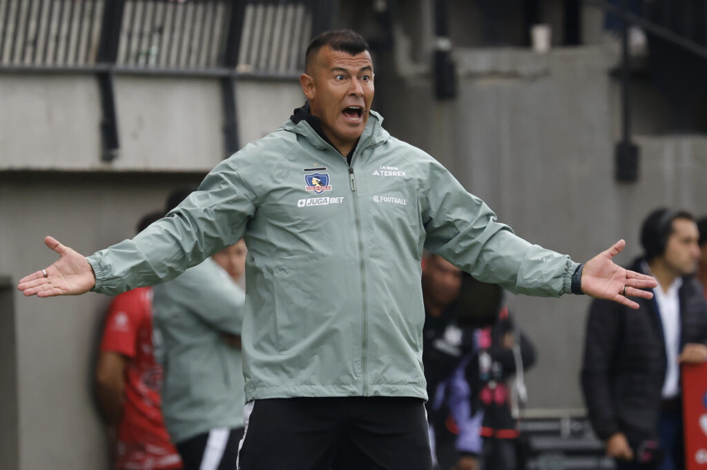 Futbol, Union San Felipe vs Colo Colo. Fecha 4, fase de grupos, Copa Chile 2026. El entrenador de Colo Colo Jorge Almiron es fotografiado durante un partido de la Copa Chile contra Union San Felipe disputado en el estadio Nicolas Chahuan de La Calera, Chile. 23/03/2025 Sebastian Cisternas/Photosport Football, Union San Felipe vs Colo Colo. 4th turn, Group phase, 2025 Copa Chile Championship. Colo Colo’s head coach Jorge Almiron is pictured during a 2025 Copa Chile Championship match against Union San Felipe at the Nicolas Chahuan stadium in La Calera, Chile. 23/03/2025 Sebastian Cisternas/Photosport