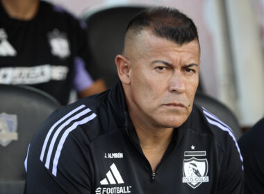 Futbol, Colo Colo vs Palestino. Fecha 6, Liga de Primera 2025. El entrenador de Colo Colo Jorge Almiron es fotografiado contra Palestino durante el partido de primera division disputado en el estadio Monumental en Santiago, Chile. 27/03/2025 Felipe Zanca/Photosport Football, Colo Colo vs Palestino. 6st turn, 2025 First division league. Colo ColoÕs head coach Jorge Almiron is pictured against Palestino during the first division match held at the Monumental stadium in Santiago, Chile. 27/03/2025 Felipe Zanca/Photosport