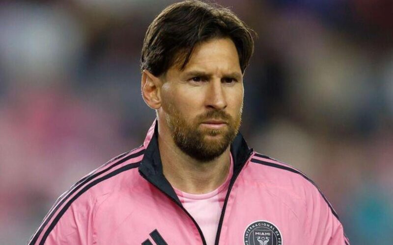 Primer plano de Lionel Messi con indumentaria del Inter Miami.
