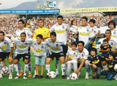 Jugadores de Colo-Colo formados antes de un partido en la temporada 2008.