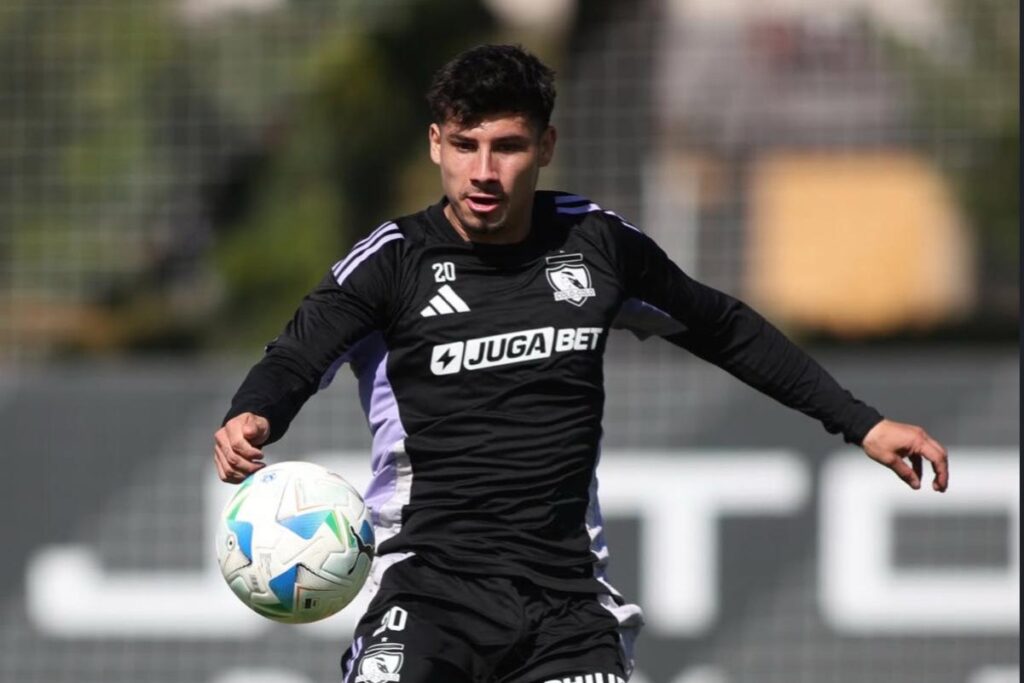 Alexander Oroz en el partido de Colo-Colo frente a Santiago Morning.