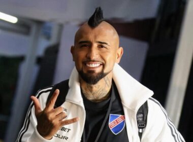 Arturo Vidal con la camiseta de Colo-Colo.