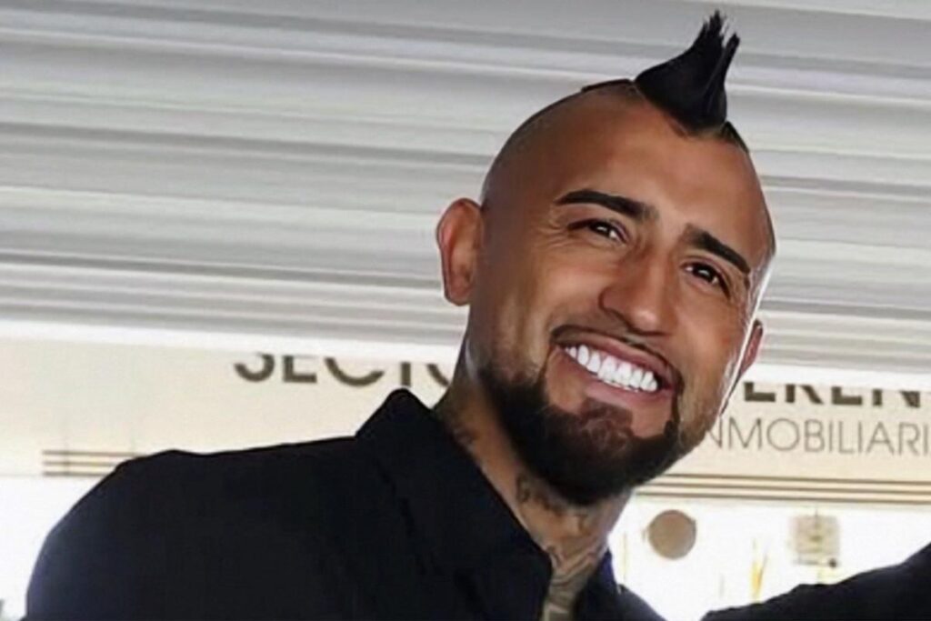 Arturo Vidal en el Estadio Monumental.