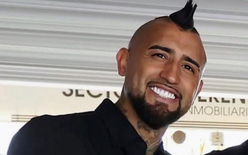 Arturo Vidal en el Estadio Monumental.