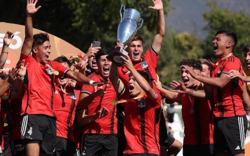 Colo-Colo Sub-18 campeón 2024.