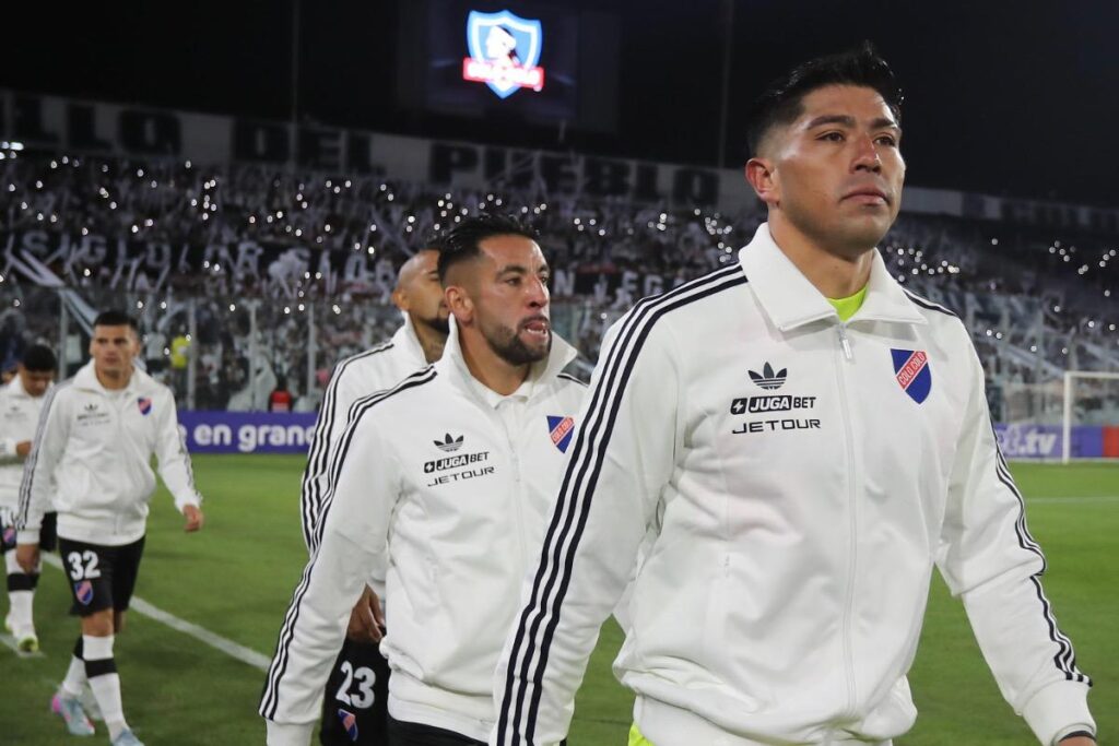 Colo-Colo formado antes del partido vs Fortaleza en Copa Libertadores.