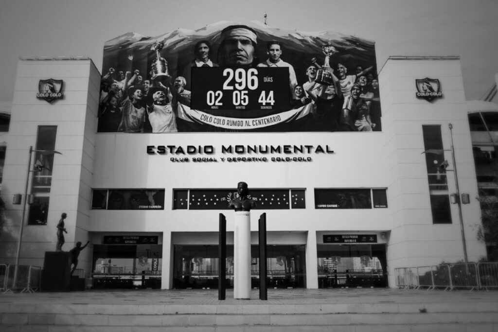 Colo-Colo anuncia suspensión de actividades