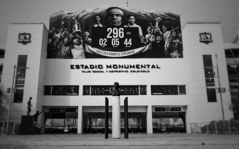 Colo-Colo anuncia suspensión de actividades