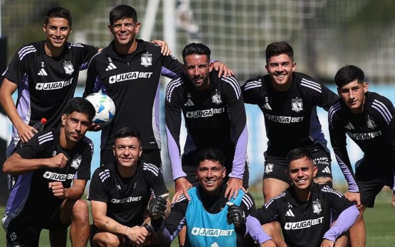 Entrenamiento del primer equipo de Colo-Colo.