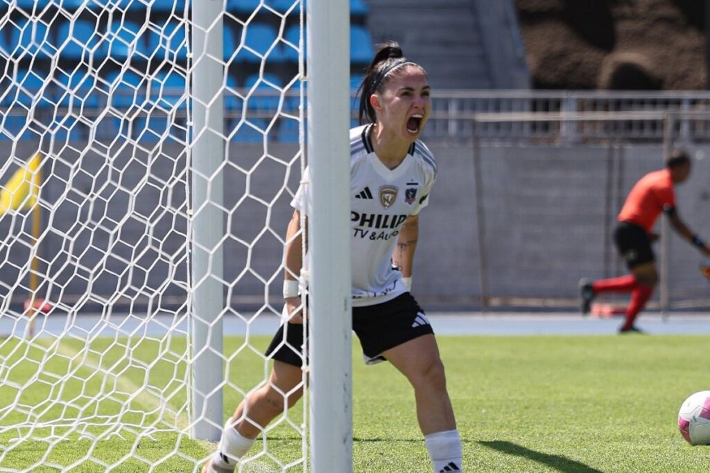 Javiera Grez celebra su gol frente a Deportes Iquique por la Liga Femenina.